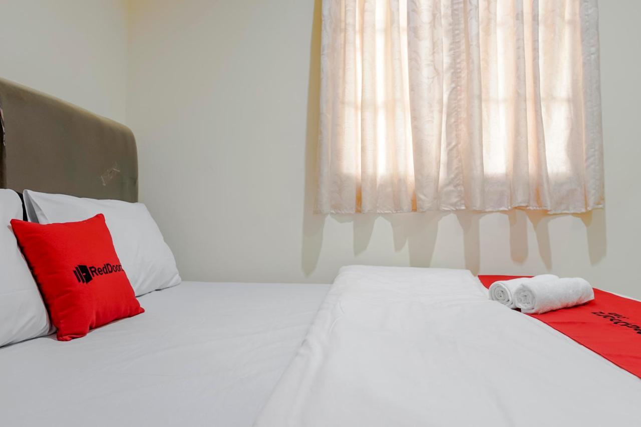 Reddoorz @ Jalan Biak Roxy Джакарта Экстерьер фото
