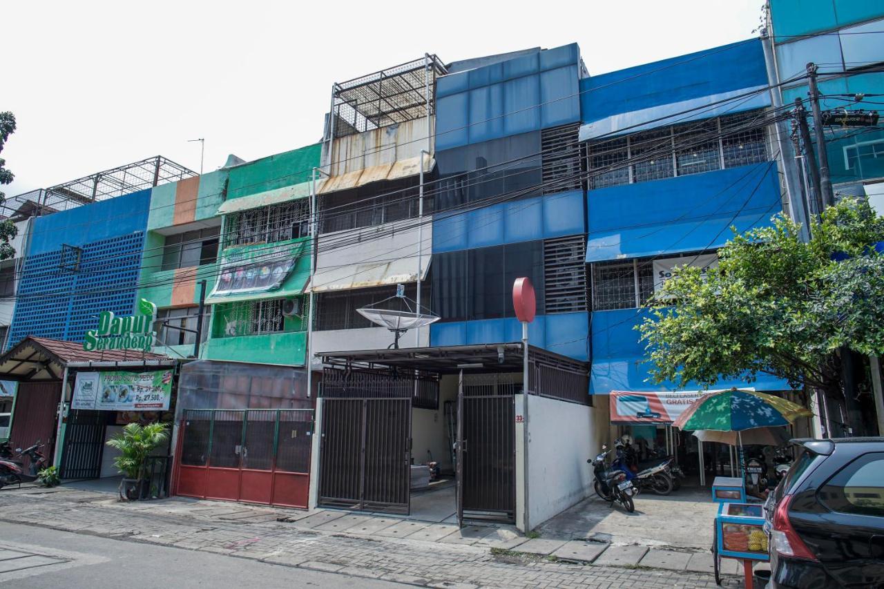 Reddoorz @ Jalan Biak Roxy Джакарта Экстерьер фото